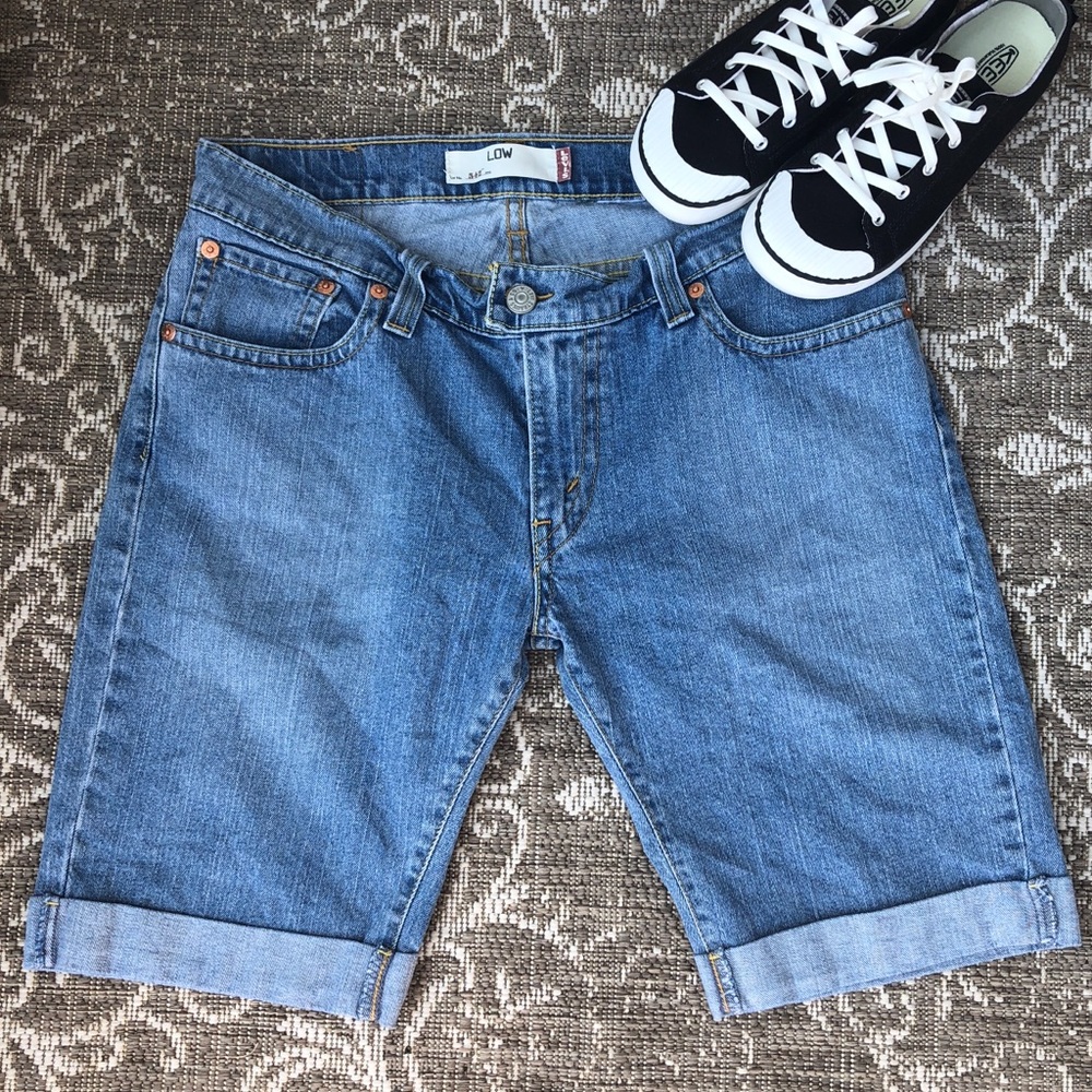 Levi’s 542 cuffed Burmuda Shorts